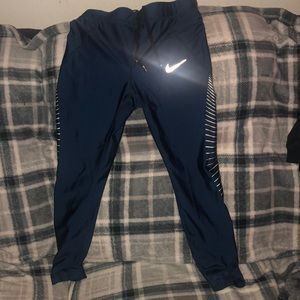These cute workout Nike leggings
